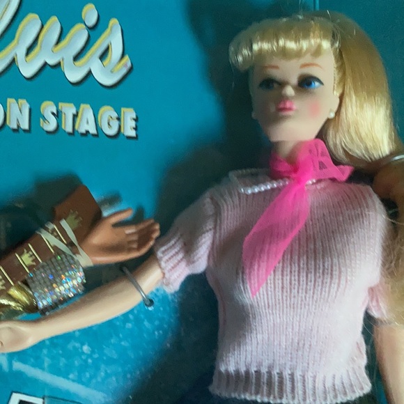 Barbie Loves Elvis released 1997 - Picture 7 of 13